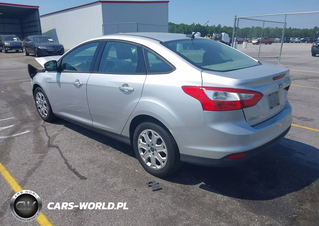 2012 Ford Focus Se VIN:1FAHP3F23CL285679 - 3