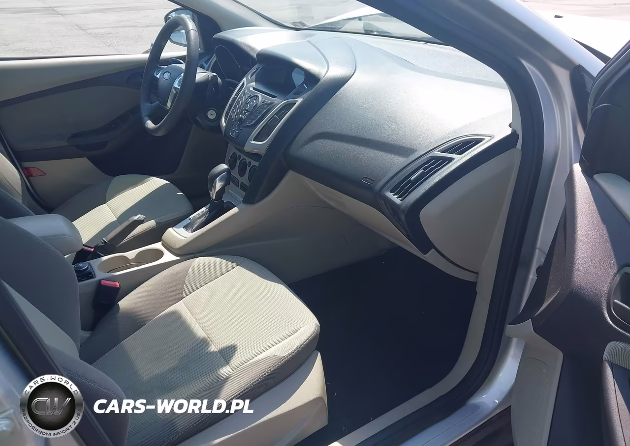 2012 Ford Focus Se VIN:1FAHP3F23CL285679 - 5