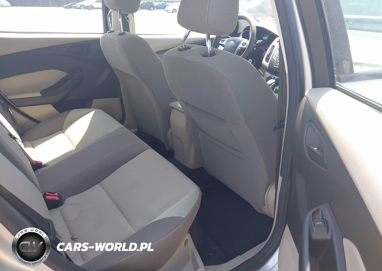 2012 Ford Focus Se VIN:1FAHP3F23CL285679 - 8