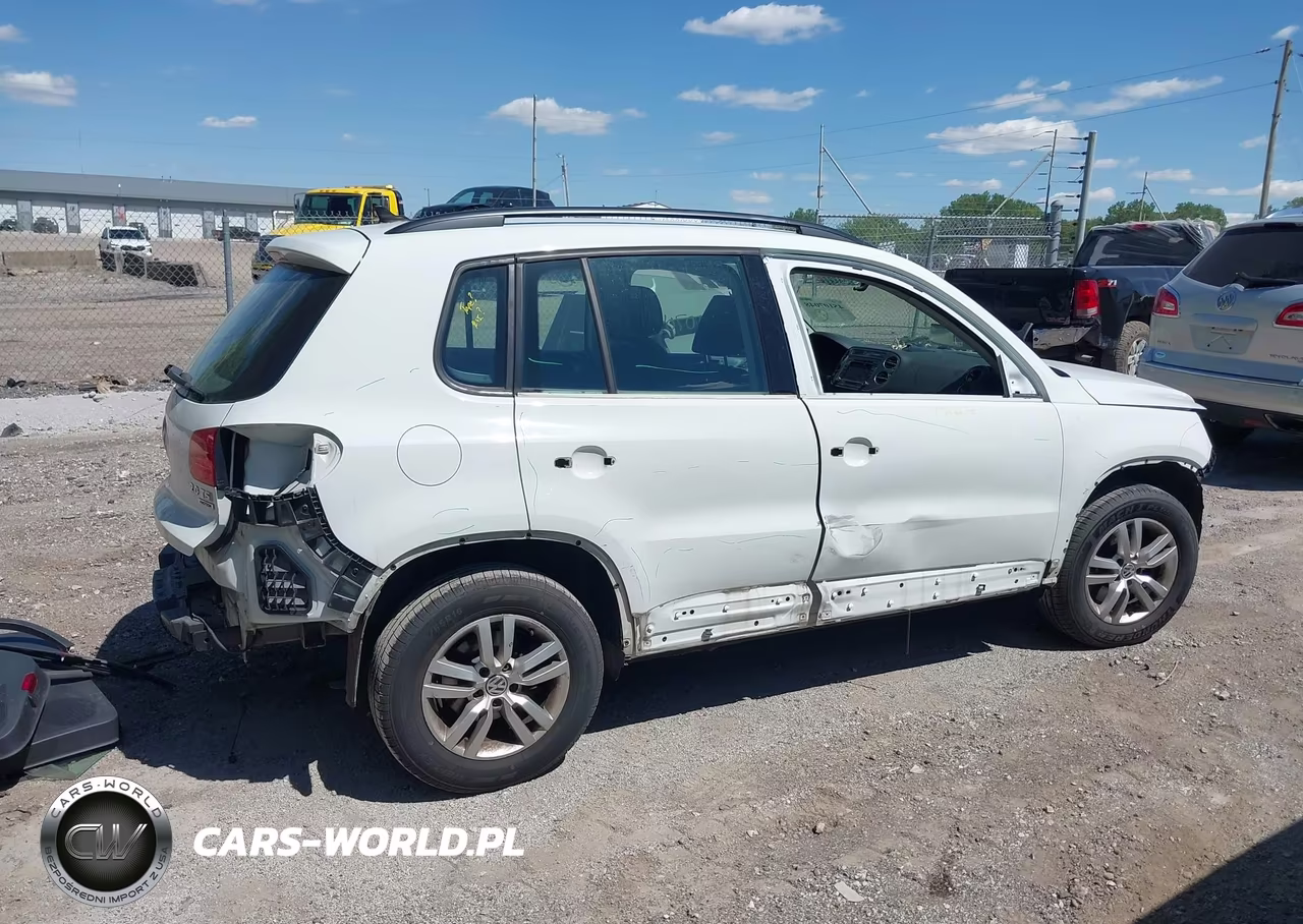 2015 Volkswagen Tiguan S VIN:WVGBV7AX0FW566417 - 14