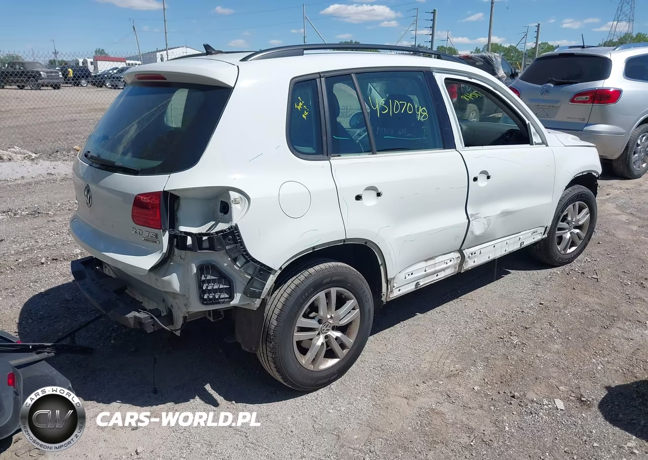 2015 Volkswagen Tiguan S VIN:WVGBV7AX0FW566417 - 4
