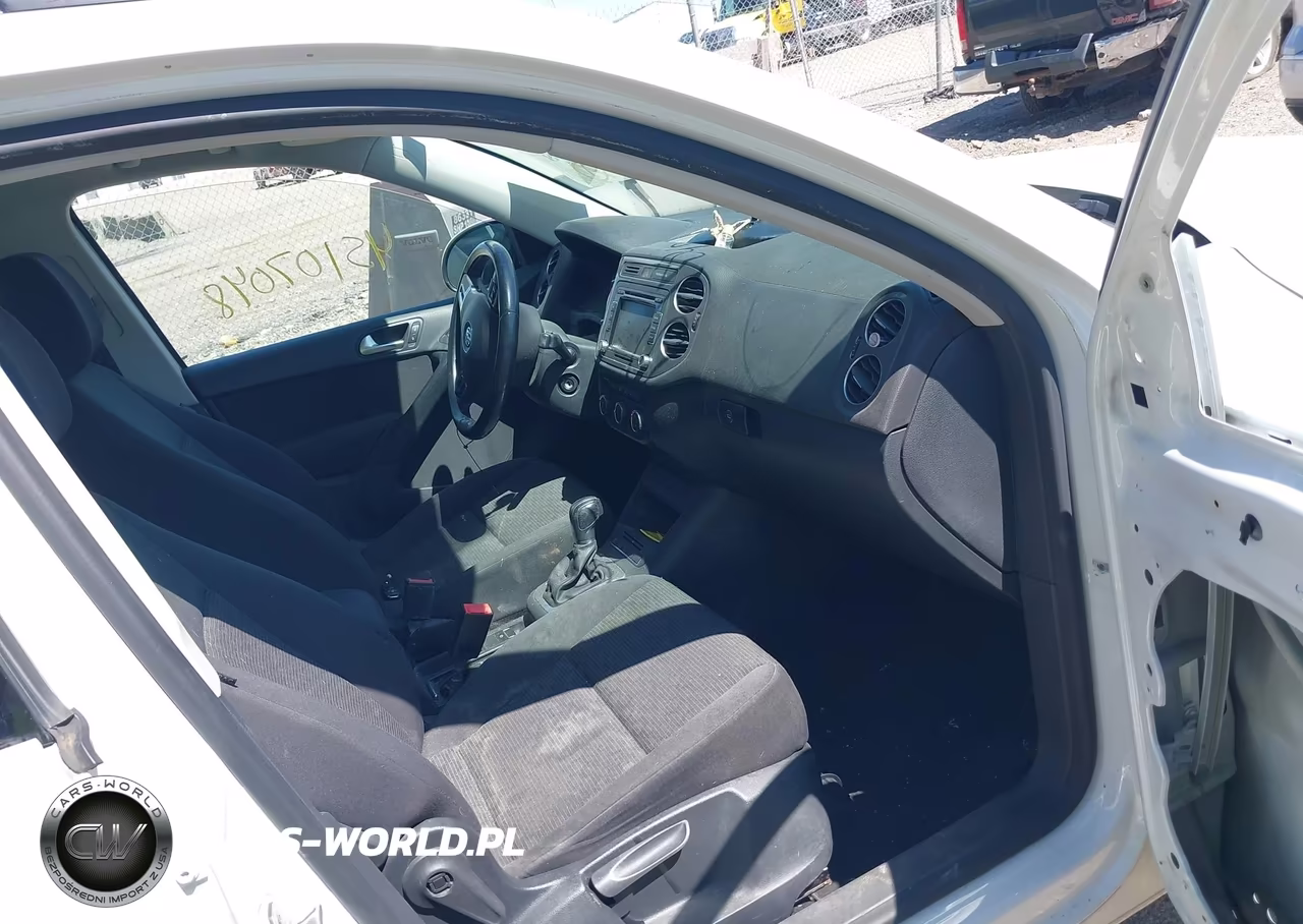 2015 Volkswagen Tiguan S VIN:WVGBV7AX0FW566417 - 5