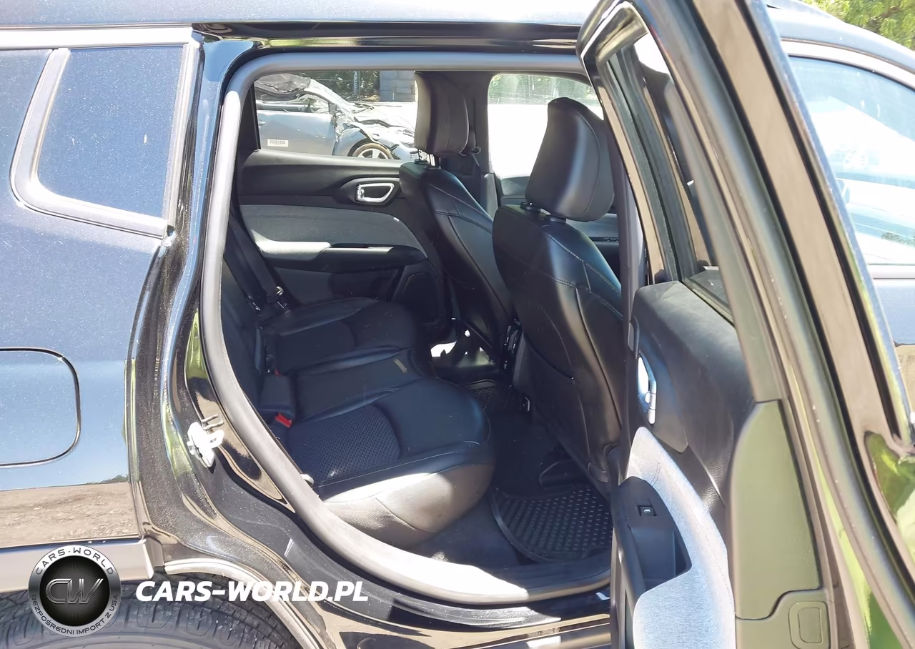 2025 Jeep Compass Latitude 4X4 VIN:3C4NJDBN1ST548596 - 8