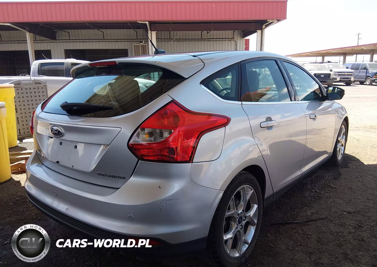 2013 Ford Focus Titanium VIN:1FADP3N23DL177970 - 4