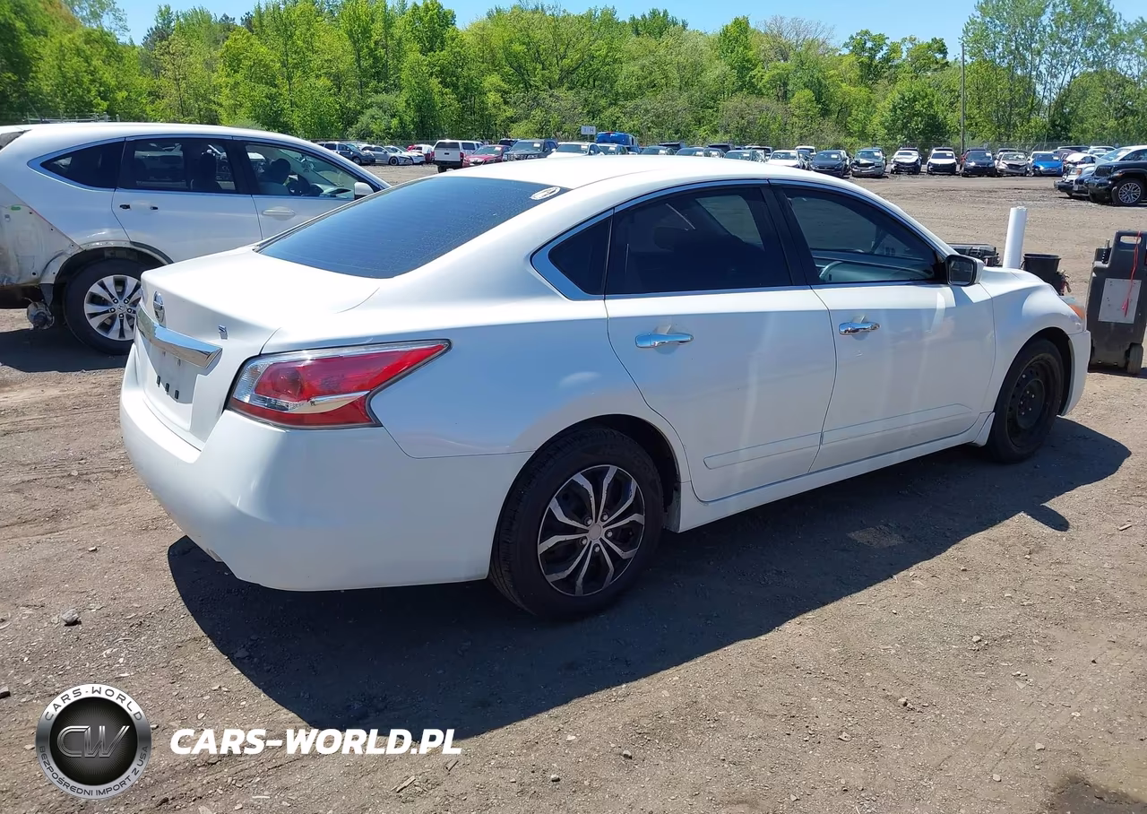 2015 Nissan Altima 2.5 S VIN:1N4AL3APXFC195398 - 4