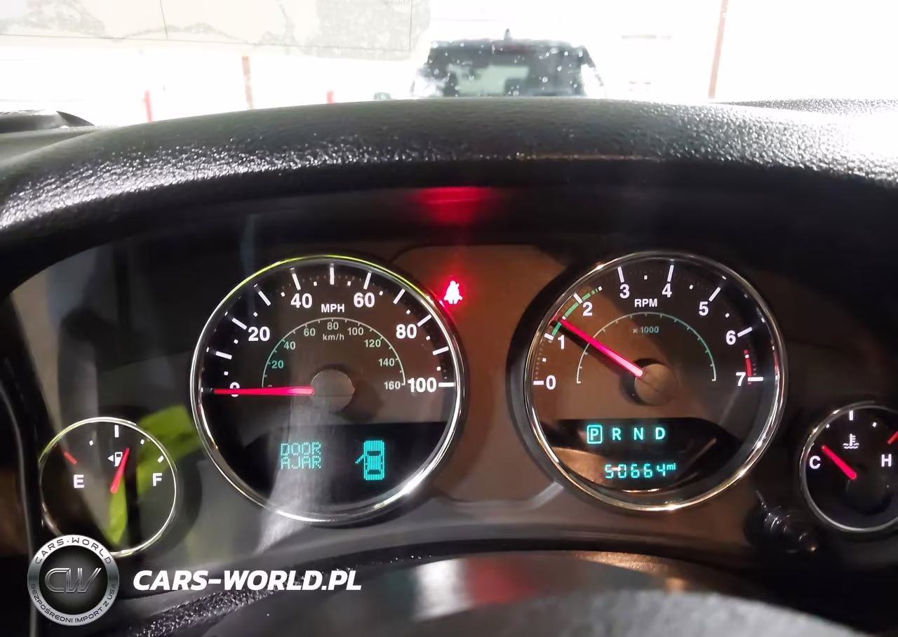 2017 Jeep Wrangler Unlimited Sahara 4X4 VIN:1C4BJWEG0HL669930 - 7
