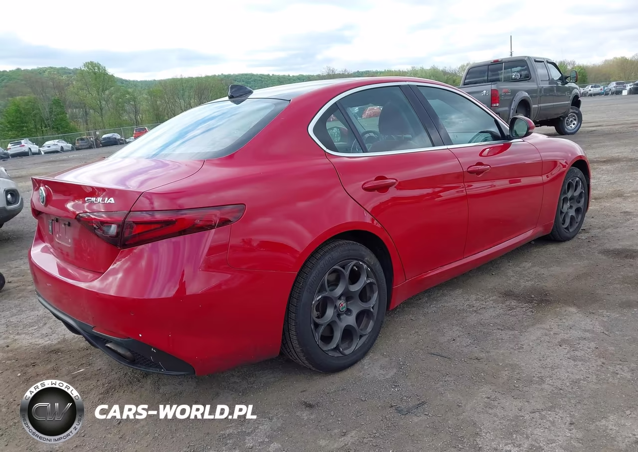 2017 Alfa Romeo Giulia Awd VIN:ZARFAEDNXH7548588 - 4