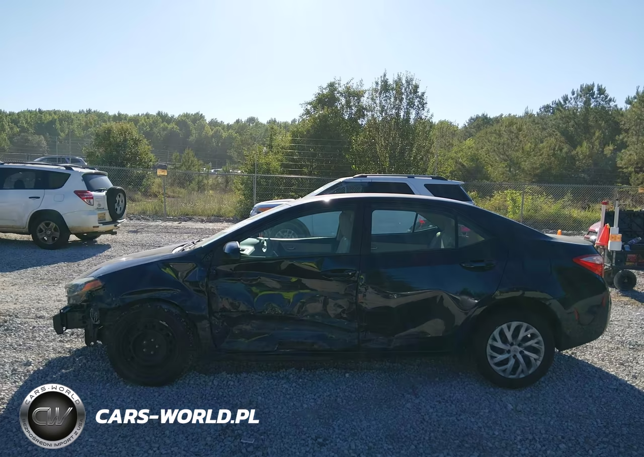 2018 Toyota Corolla Le VIN:2T1BURHE6JC002988 - 14
