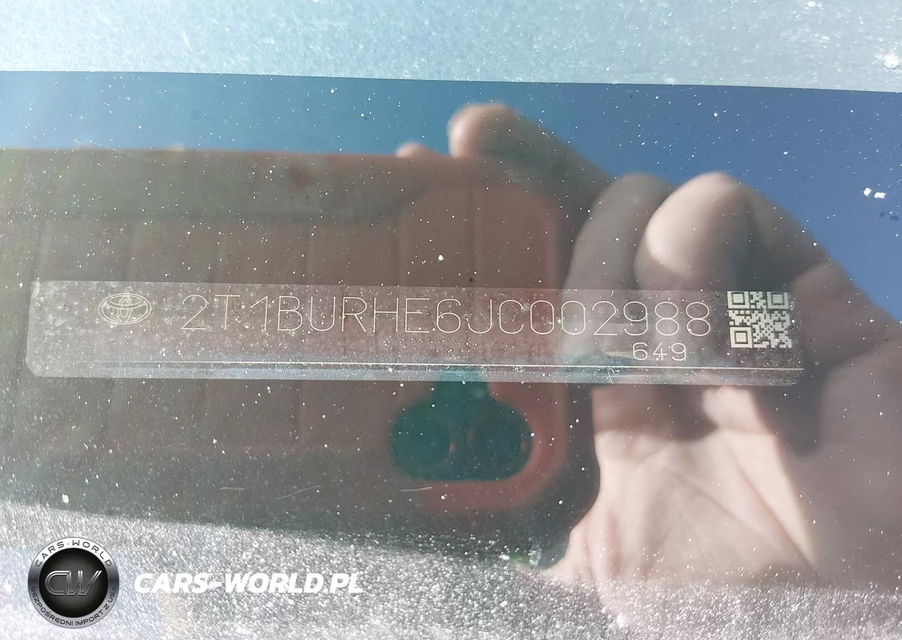 2018 Toyota Corolla Le VIN:2T1BURHE6JC002988 - 9