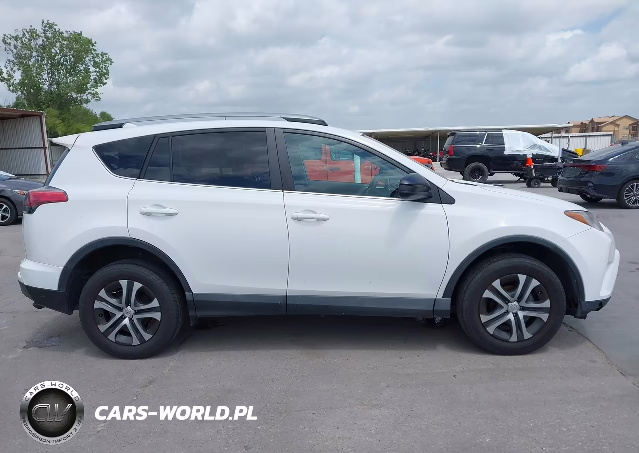 2018 Toyota Rav4 Le VIN:2T3BFREV8JW740960 - 14