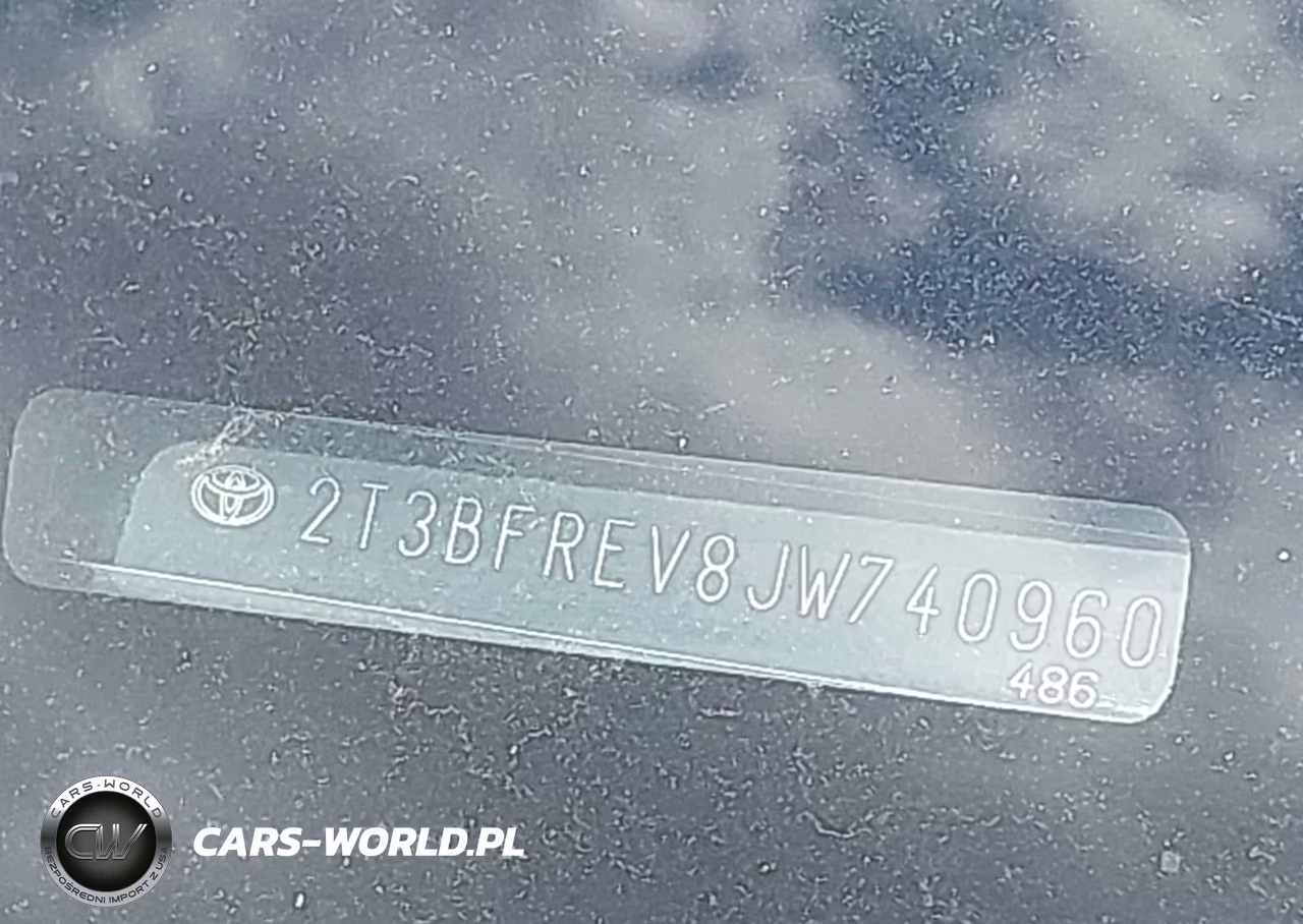 2018 Toyota Rav4 Le VIN:2T3BFREV8JW740960 - 18