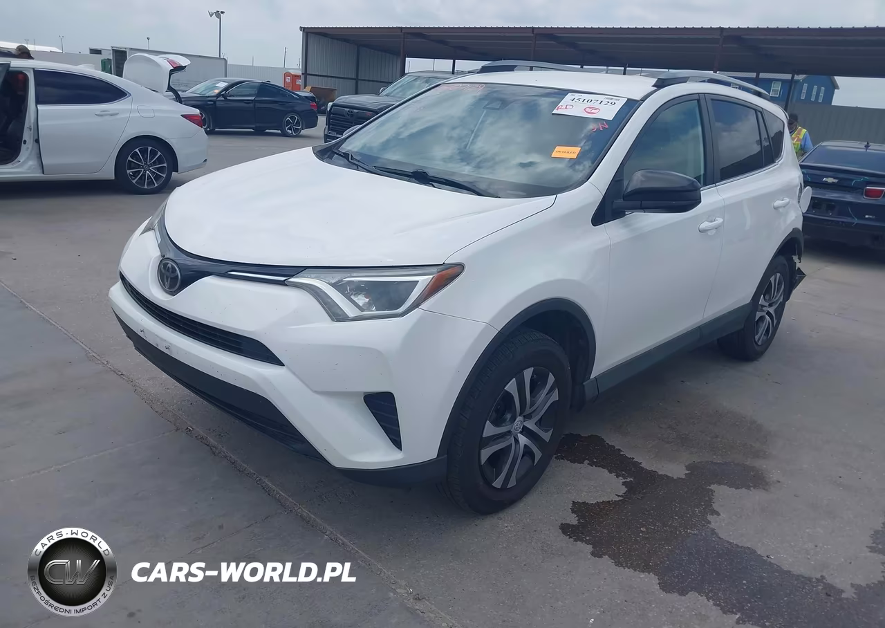 2018 Toyota Rav4 Le VIN:2T3BFREV8JW740960 - 2