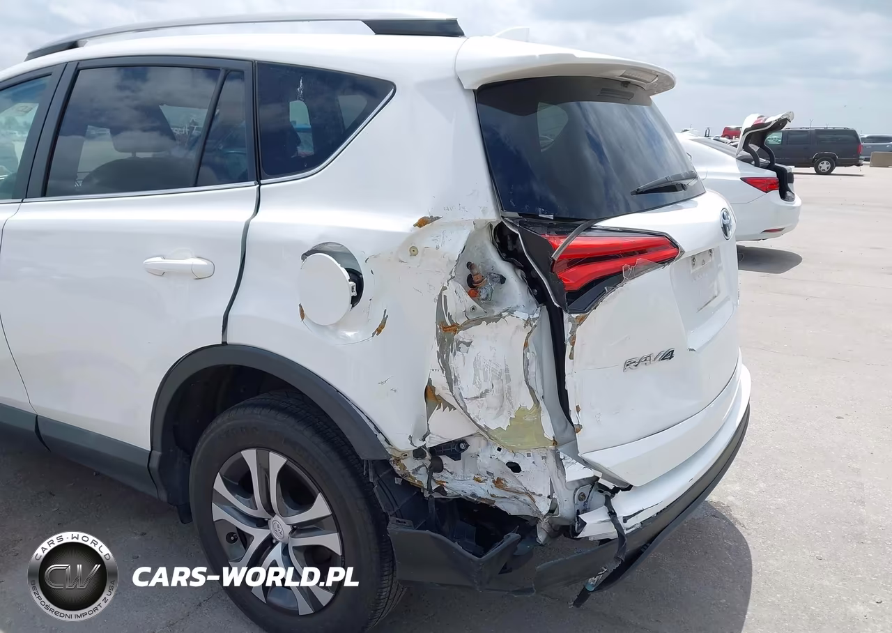 2018 Toyota Rav4 Le VIN:2T3BFREV8JW740960 - 6