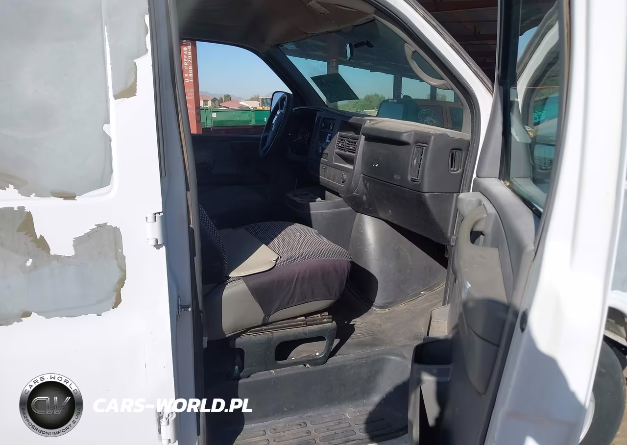 2008 Chevrolet Express Work Van VIN:1GCFG15X481188321 - 5