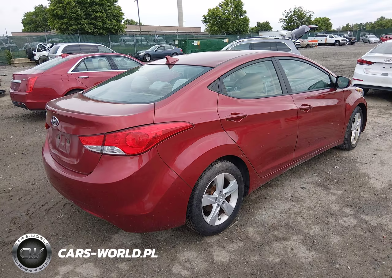 2013 Hyundai Elantra Gls VIN:5NPDH4AE2DH240767 - 4