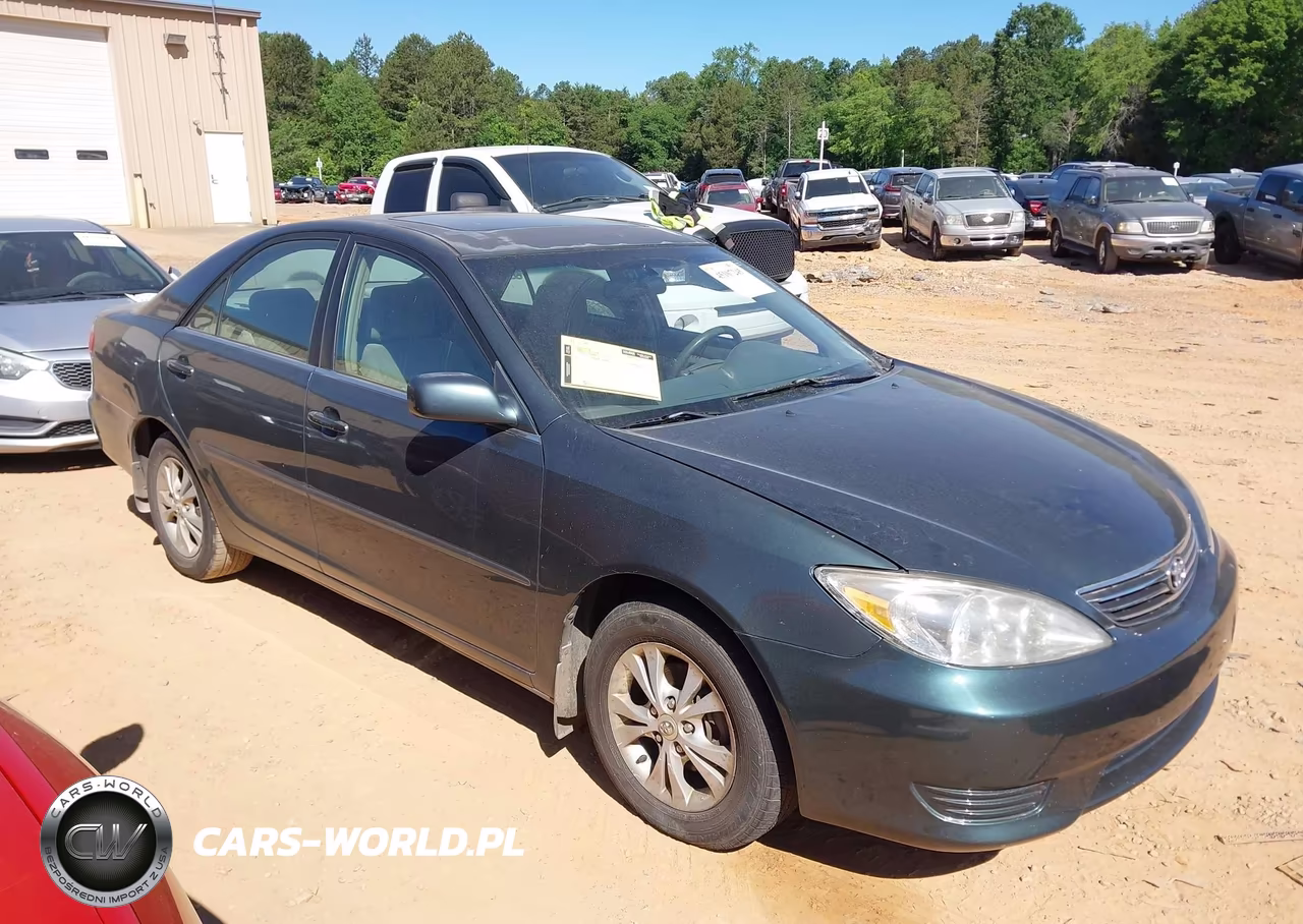 2005 Toyota Camry Le V6 – zdjęcie 1 z 13