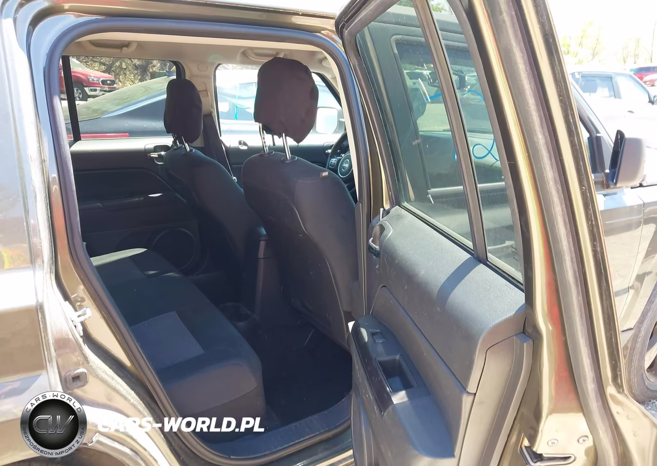 2015 Jeep Patriot Latitude VIN:1C4NJRFB0FD169078 - 8