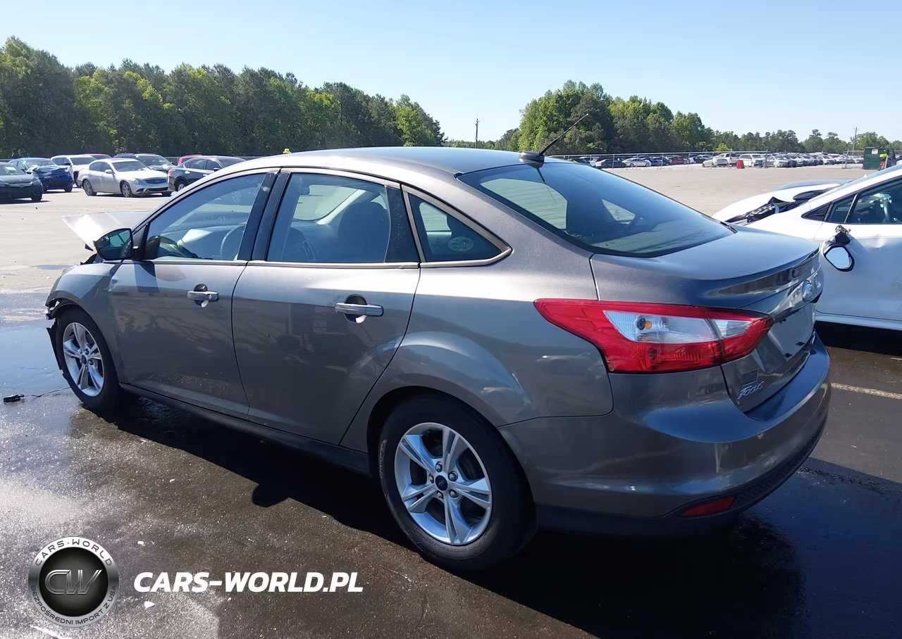 2014 Ford Focus Se VIN:1FADP3F26EL234081 - 3
