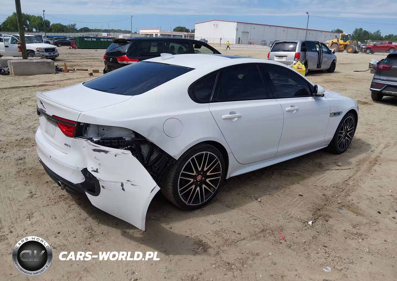 2016 Jaguar Xf 35T R-Sport VIN:SAJBF4BV7GCY06886 - 4