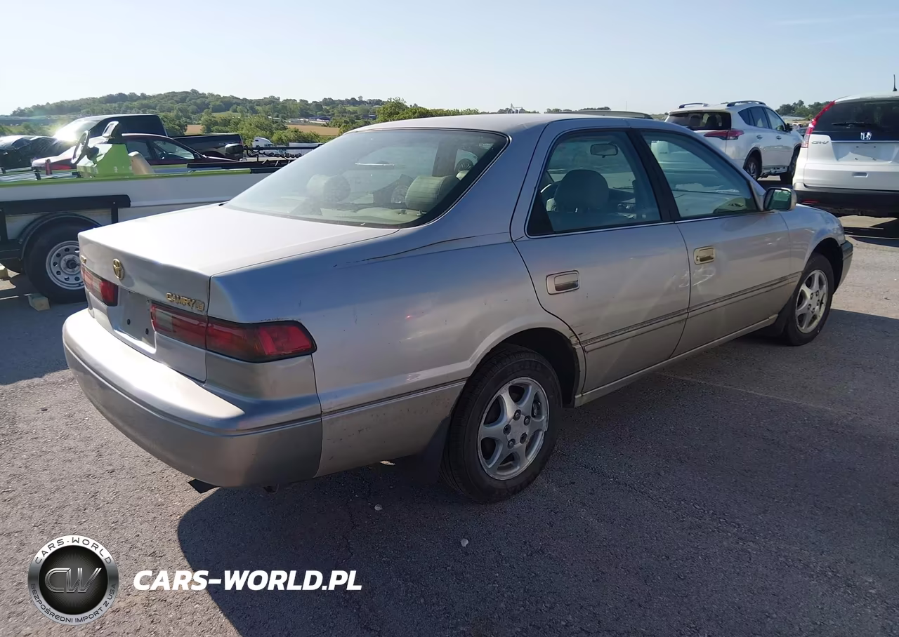 1998 Toyota Camry Le VIN:4T1BG22K3WU285028 - 4