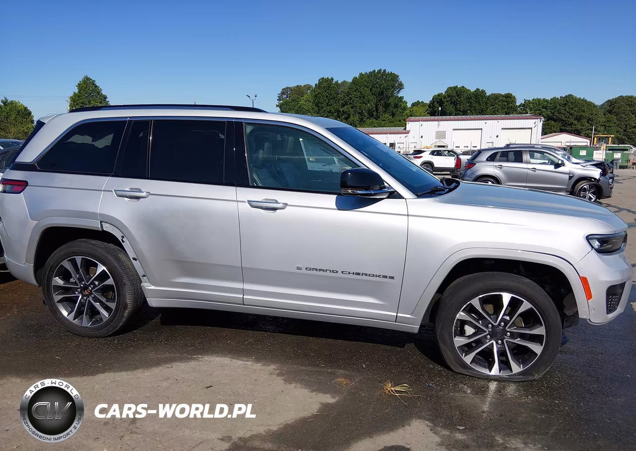 2022 Jeep Grand Cherokee Overland 4X4 VIN:1C4RJHDG2N8564879 - 13
