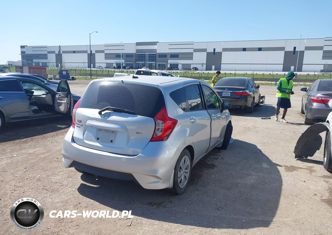 2018 Nissan Versa Note Sv VIN:3N1CE2CP5JL362108 - 4