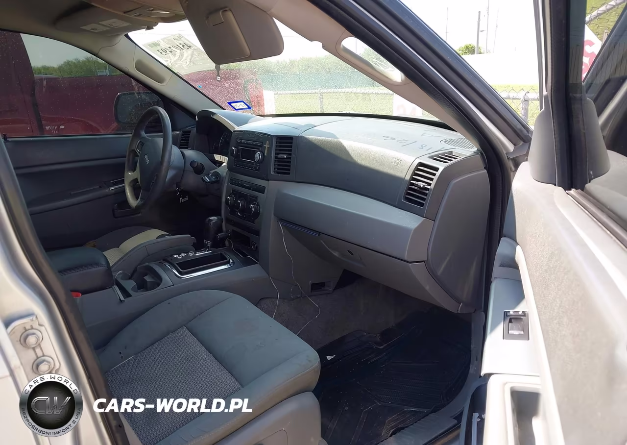 2007 Jeep Grand Cherokee Laredo VIN:1J8GS48K17C663343 - 5