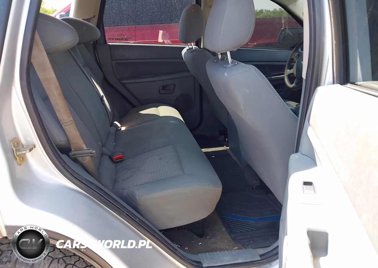2007 Jeep Grand Cherokee Laredo VIN:1J8GS48K17C663343 - 8