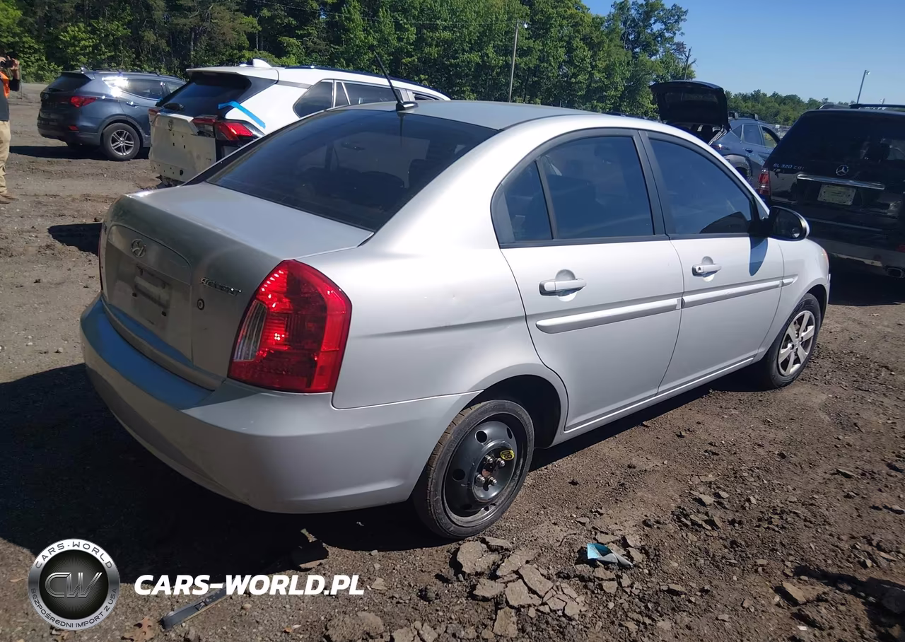 2009 Hyundai Accent Gls VIN:KMHCN46C69U355585 - 4