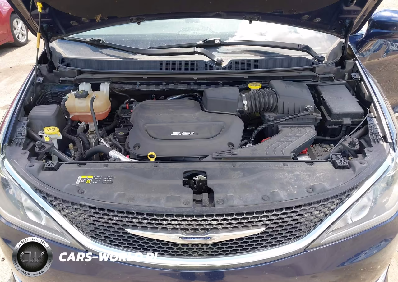 2017 Chrysler Pacifica Touring-L VIN:2C4RC1BG2HR538330 - 10
