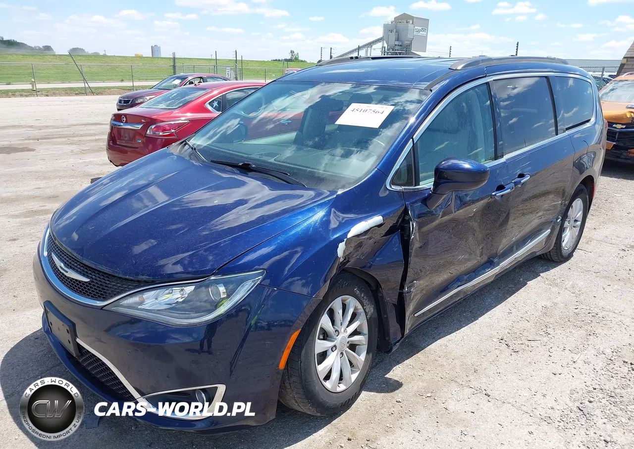 2017 Chrysler Pacifica Touring-L VIN:2C4RC1BG2HR538330 - 2