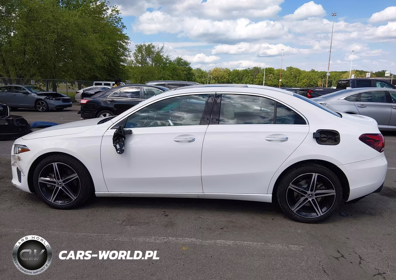 2021 Mercedes-Benz A 220 4Matic VIN:W1K3G4FB8MJ305308 - 14