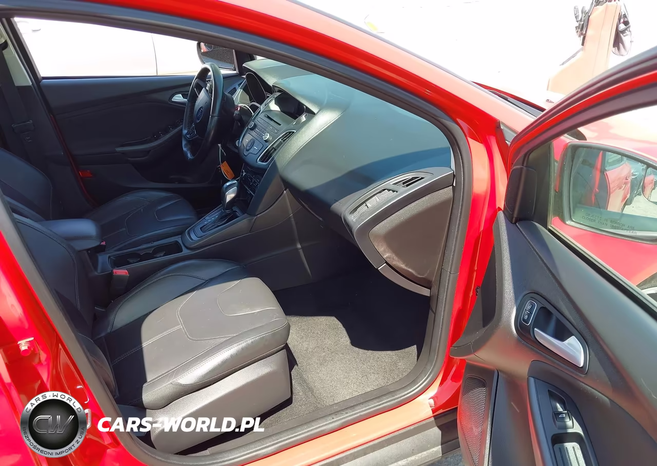 2015 Ford Focus Se VIN:1FADP3F23FL283238 - 5