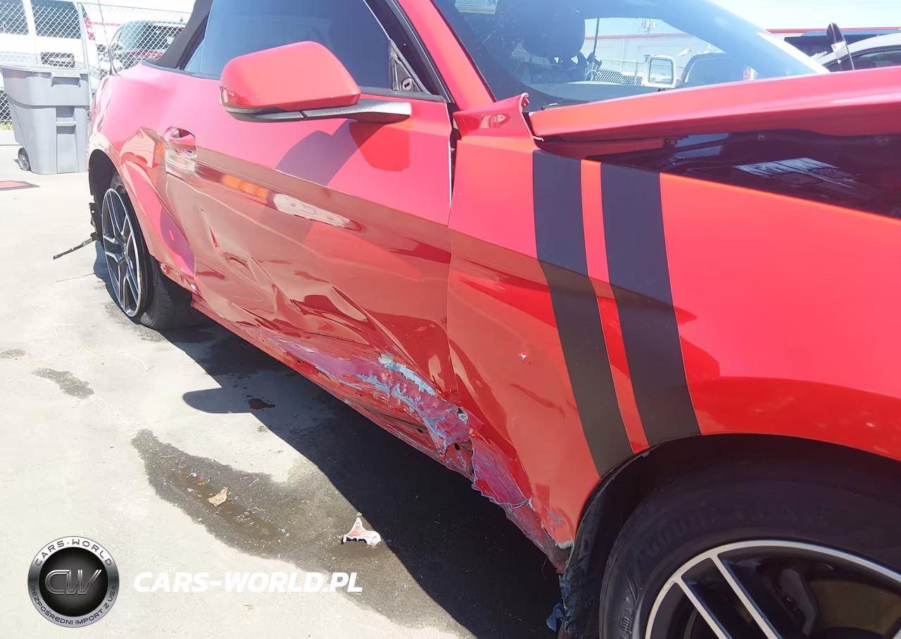 2019 Ford Mustang Ecoboost Premium VIN:1FATP8UH9K5153365 - 17