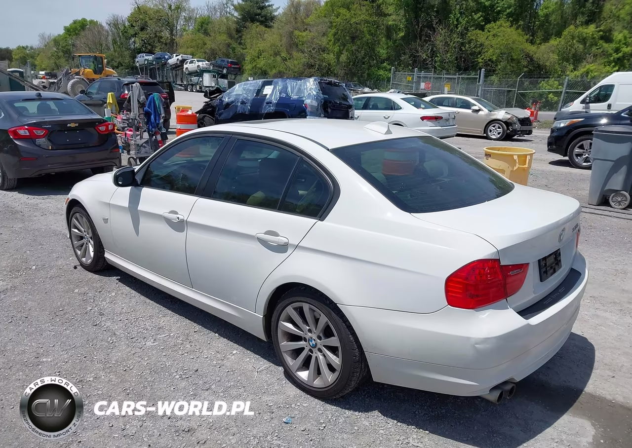 2011 BMW 328I xDrive VIN:WBAPK7C53BA817479 - 3