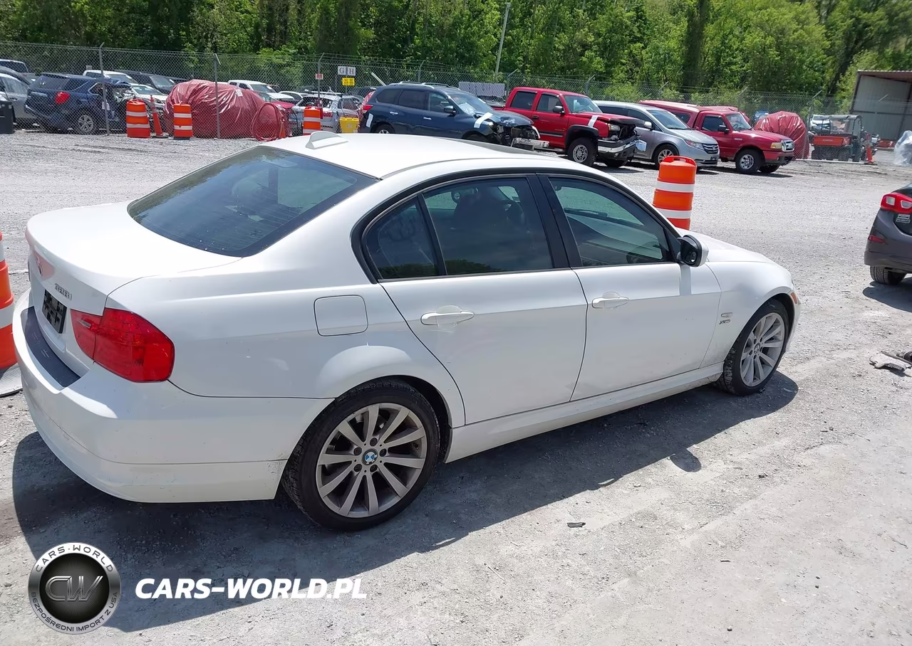 2011 BMW 328I xDrive VIN:WBAPK7C53BA817479 - 4