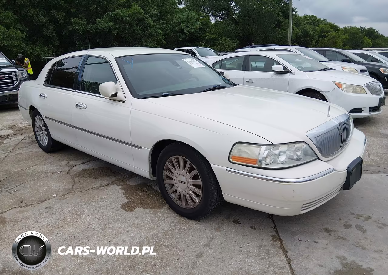 2003 Lincoln Town Car Signature