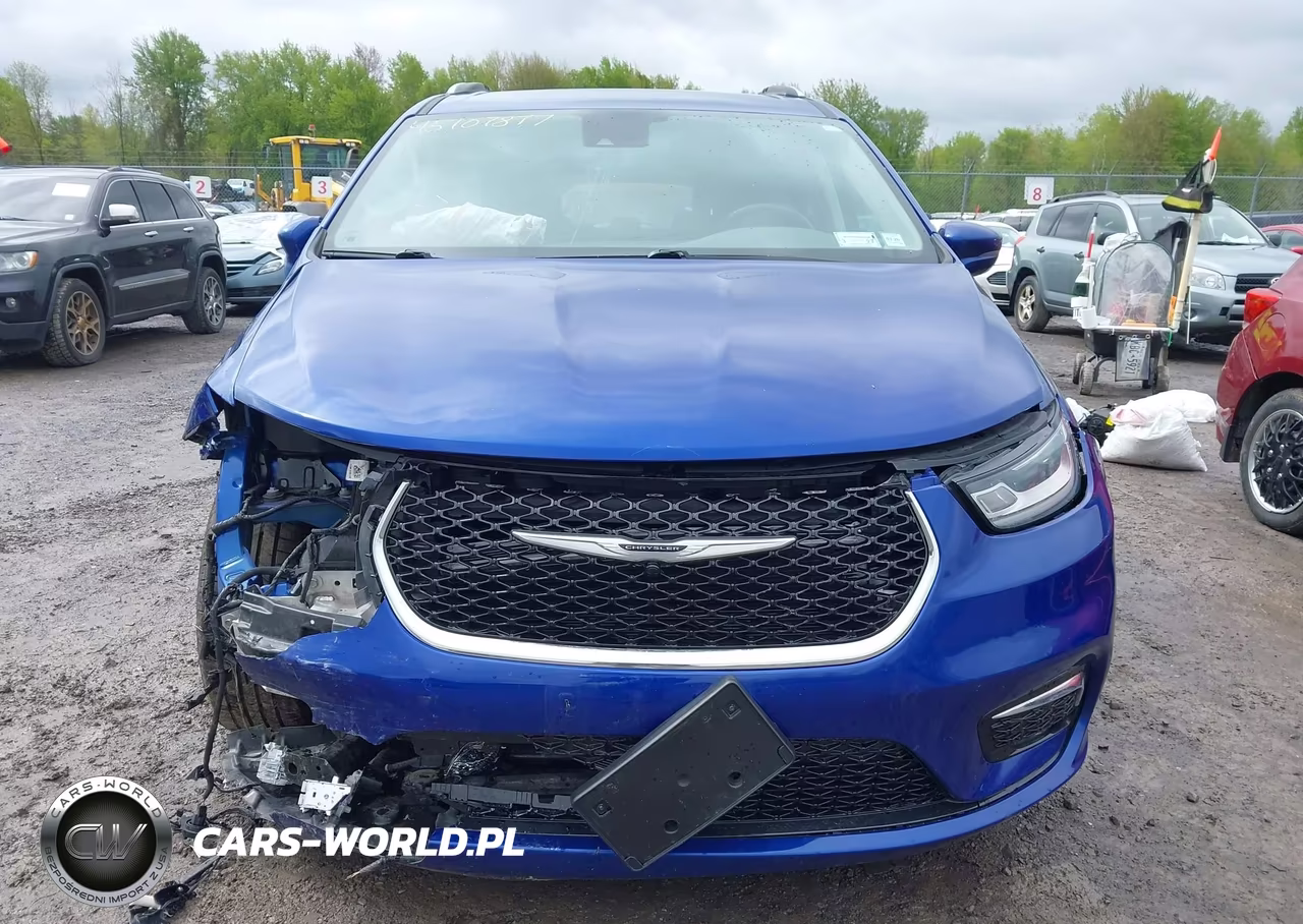 2021 Chrysler Pacifica Touring L VIN:2C4RC1BG4MR556581 - 12