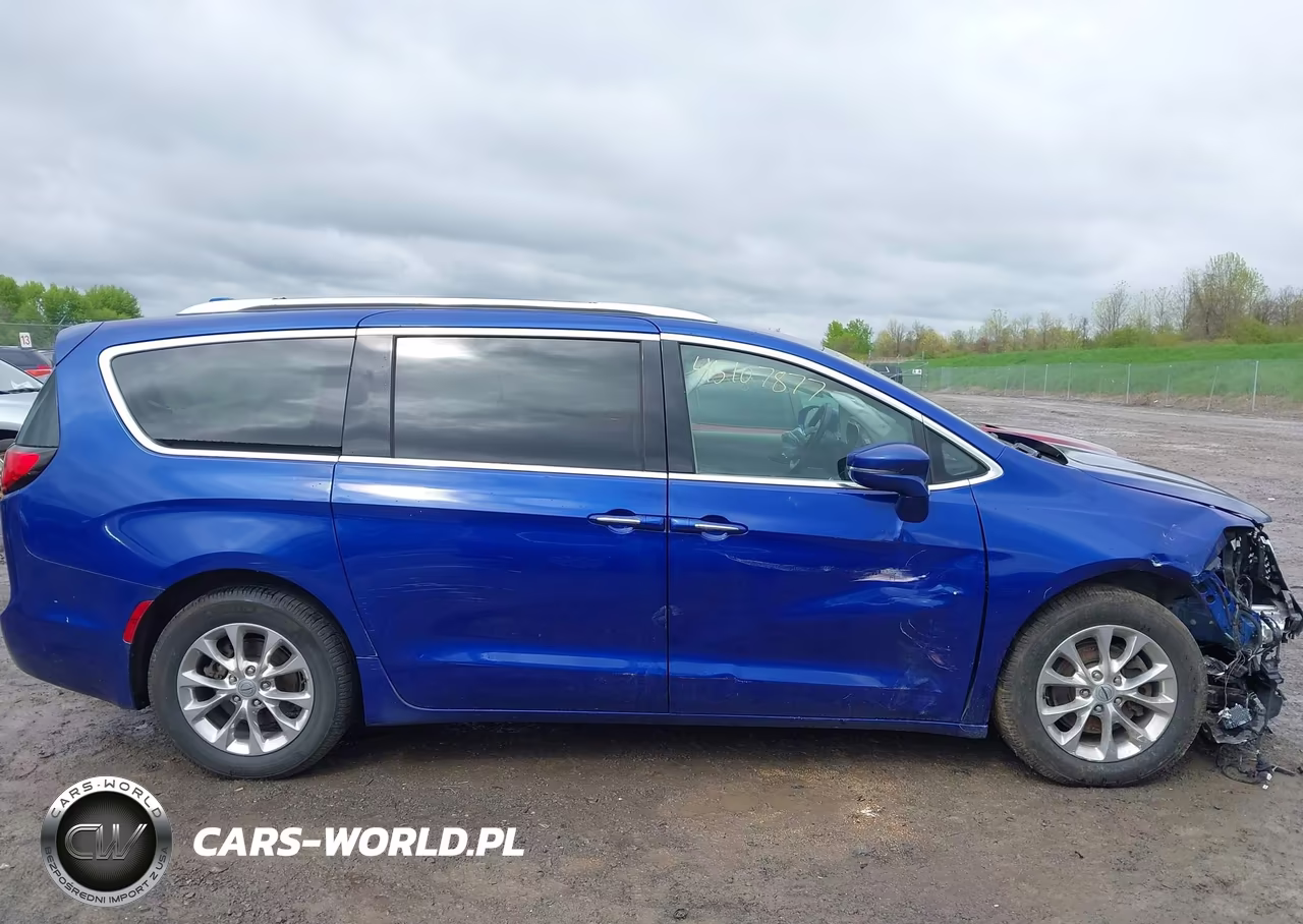 2021 Chrysler Pacifica Touring L VIN:2C4RC1BG4MR556581 - 13
