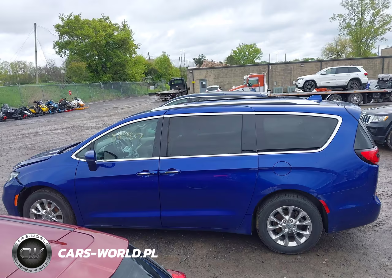2021 Chrysler Pacifica Touring L VIN:2C4RC1BG4MR556581 - 14