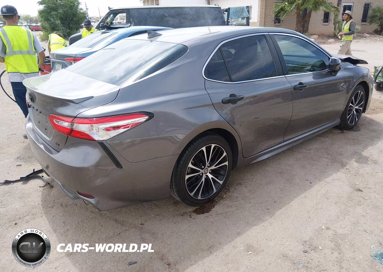 2020 Toyota Camry Se VIN:4T1G11AK6LU973894 - 4