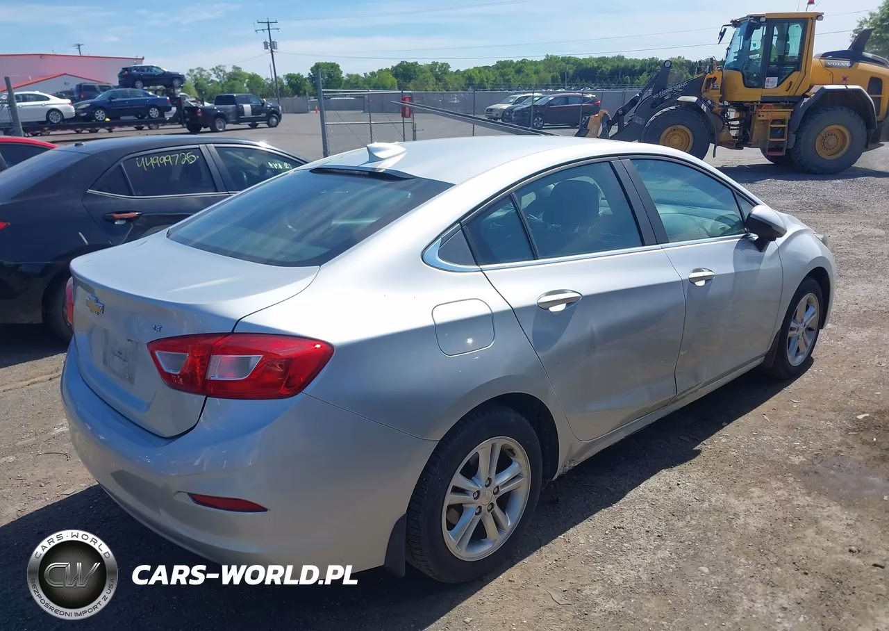 2017 Chevrolet Cruze Lt Auto VIN:1G1BE5SM3H7121902 - 4