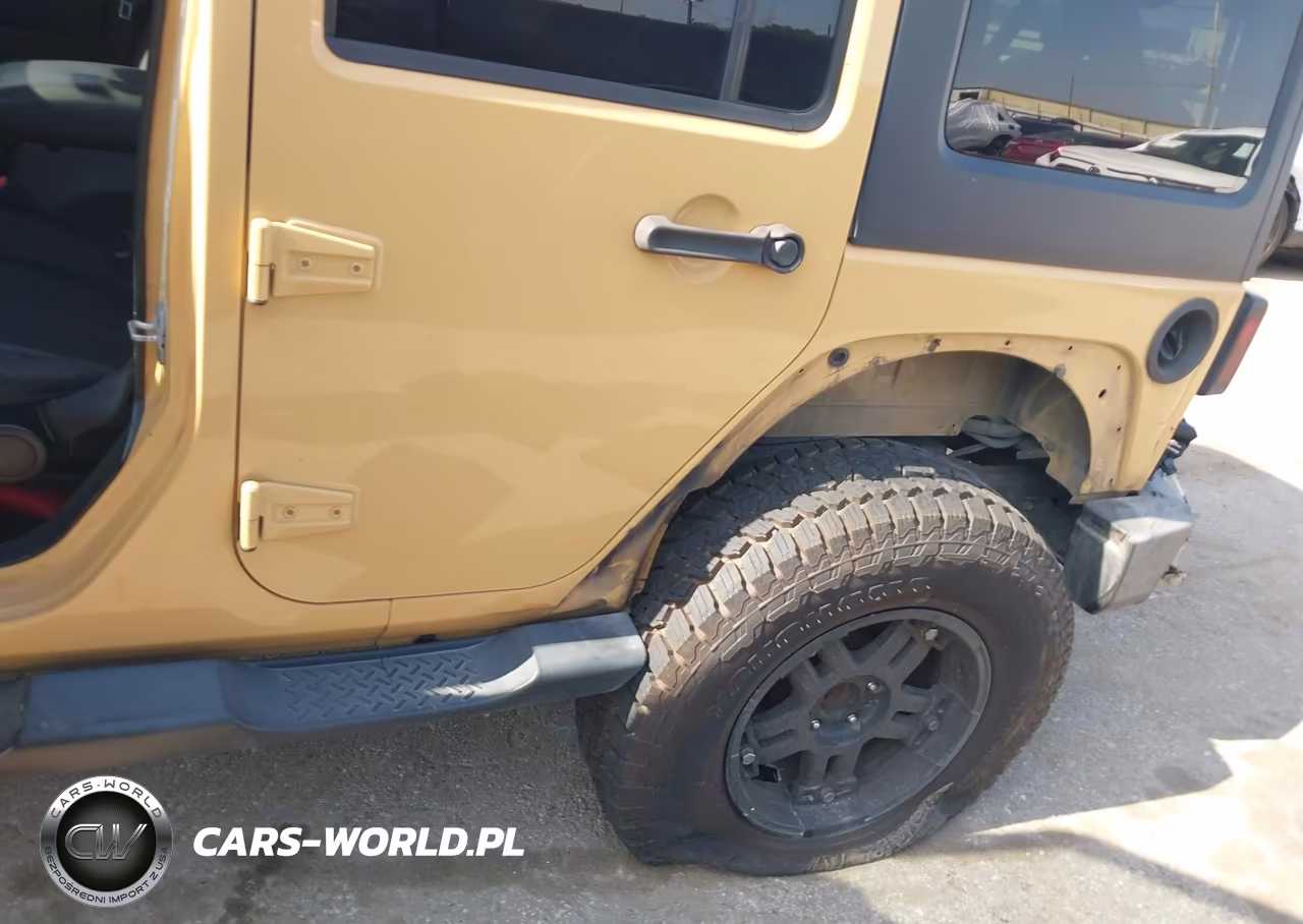 2013 Jeep Wrangler Unlimited Sport VIN:1C4HJWDG1DL699587 - 6
