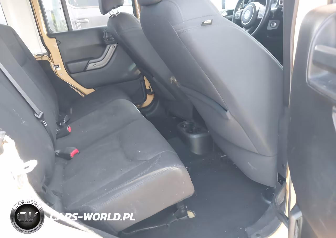 2013 Jeep Wrangler Unlimited Sport VIN:1C4HJWDG1DL699587 - 8