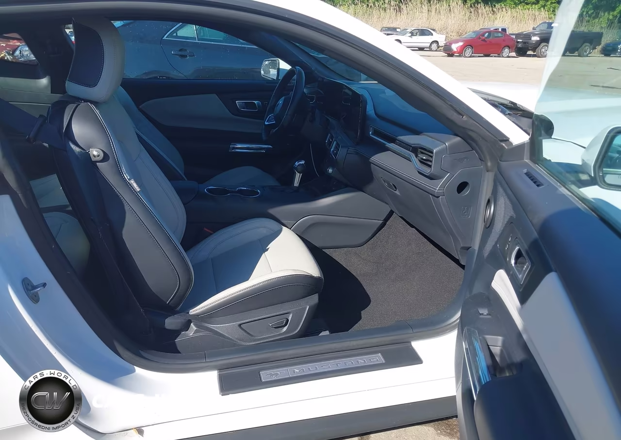 2024 Ford Mustang Ecoboost Premium Fastback VIN:1FA6P8TH5R5112742 - 5