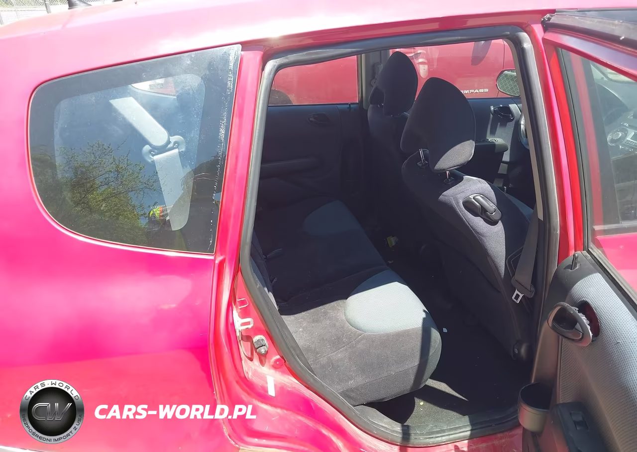 2007 Honda Fit Sport VIN:JHMGD38637S063443 - 8