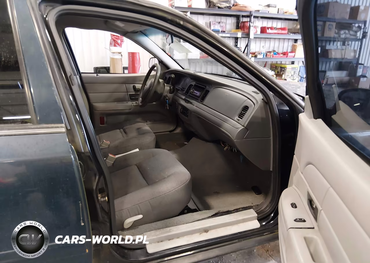 2004 Ford Crown Victoria Police VIN:2FAFP71W14X135020 - 5