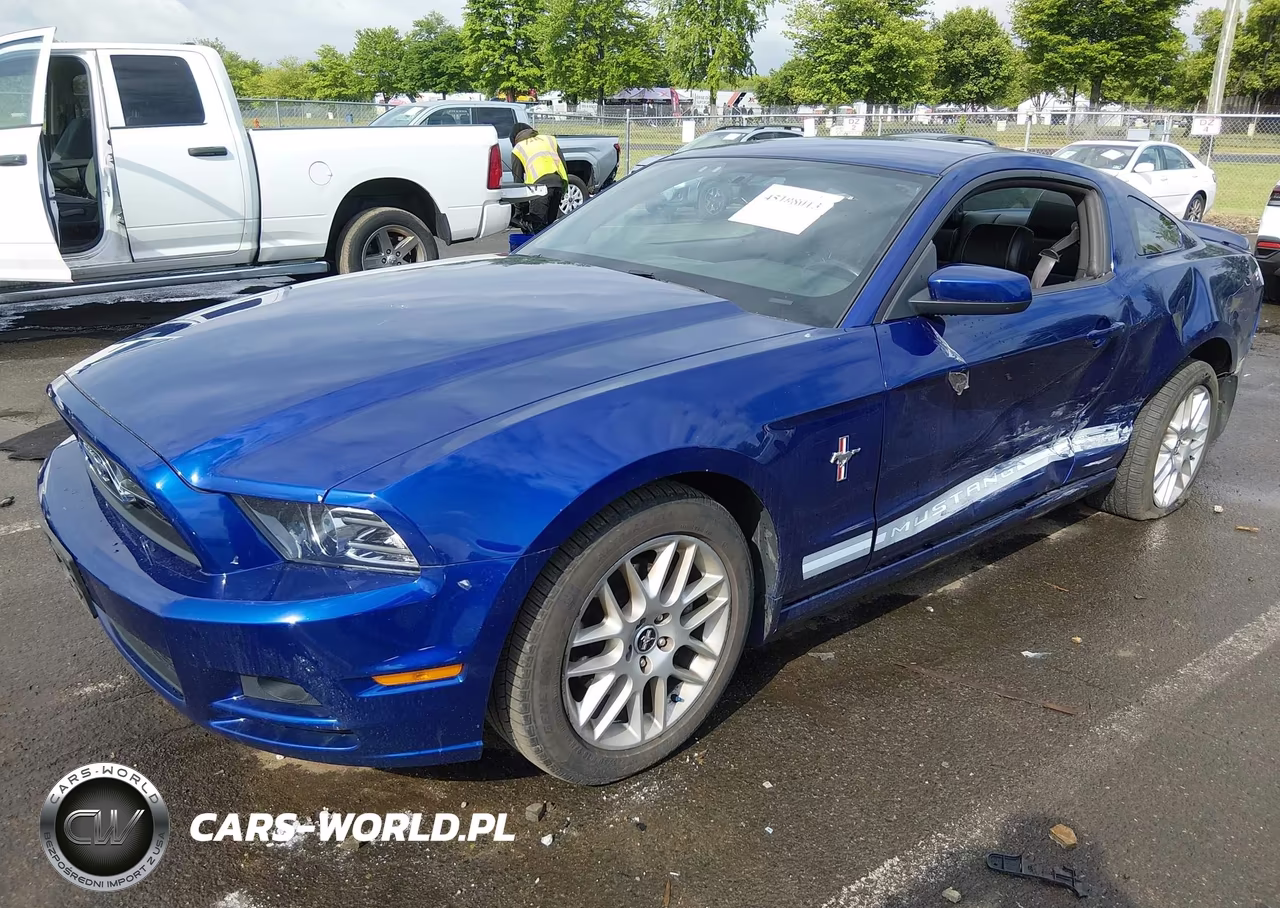 2013 Ford Mustang V6 Premium VIN:1ZVBP8AM3D5261746 - 2