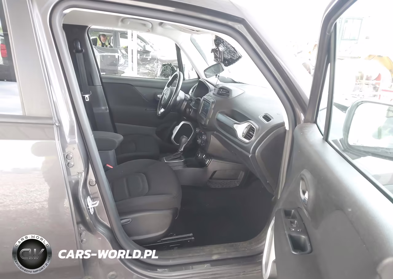 2020 Jeep Renegade Latitude 4X4 VIN:ZACNJBBB8LPL73344 - 5