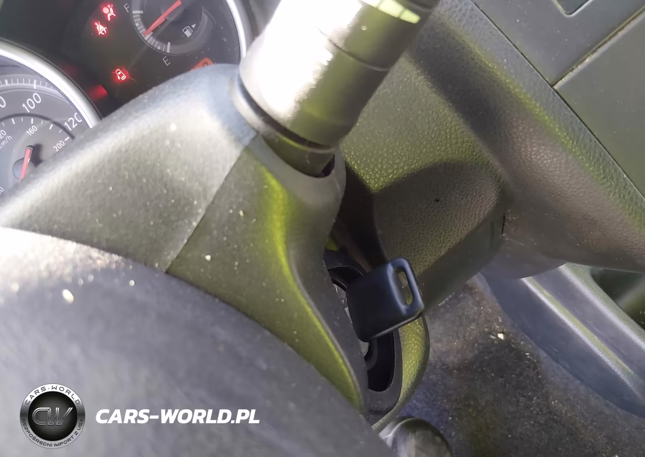 2010 Nissan Versa 1.8S VIN:3N1BC1CP6AL381665 - 11